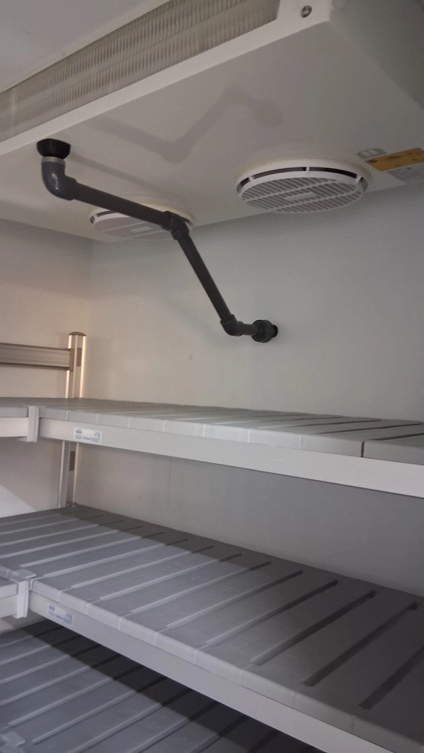 Polat Gastrotechnik - Lagerregale für Großküchen.
